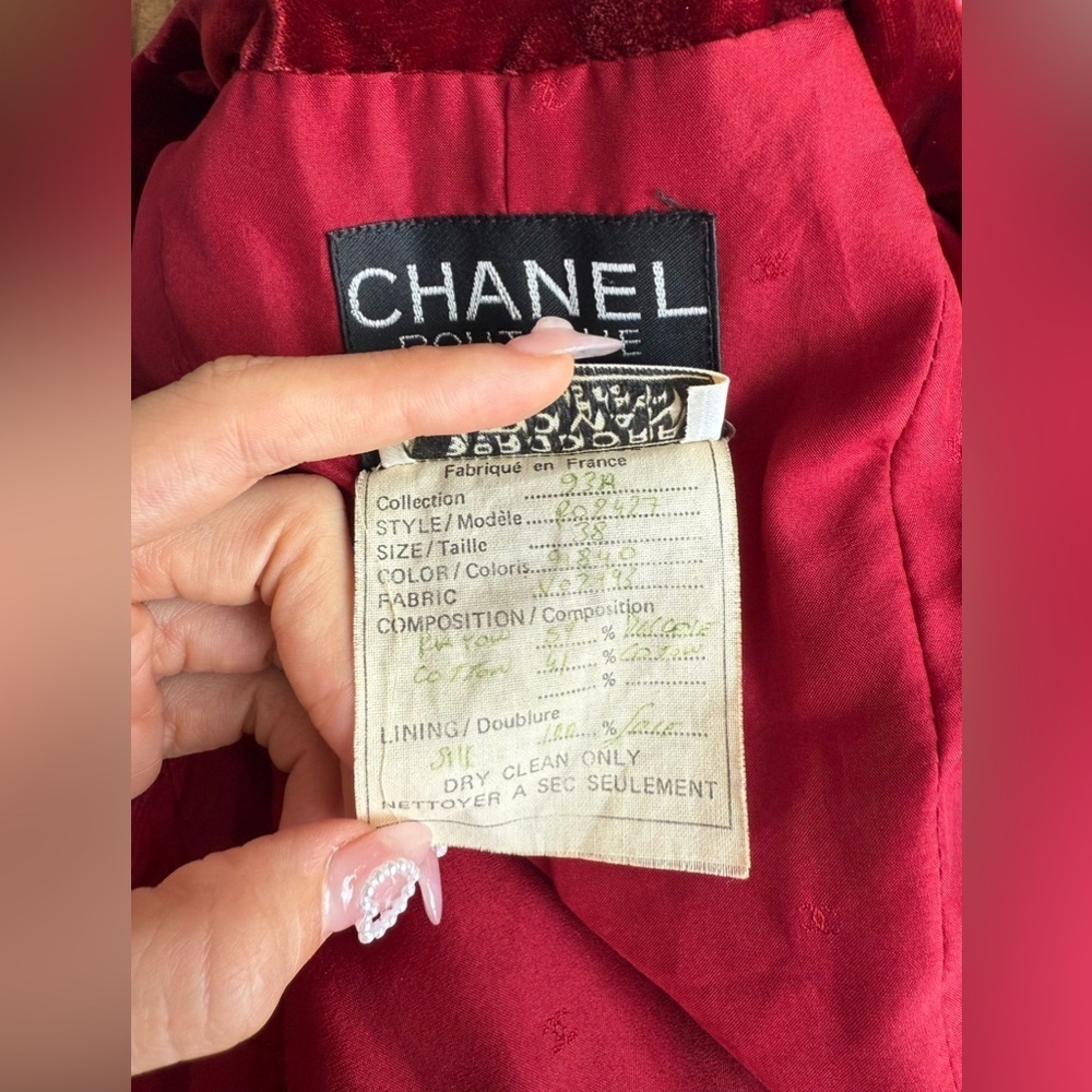 Chanel Vintage Runaway 1993 CC Buttons Single Breasted Coat Burgundy Velvet - Picture 15 of 17